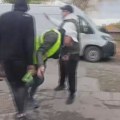(VIDEO) Obezbeđenje sprečilo ekipe TV Nova i Glasa Zaječara da izveštavaju sa Vučićevog skupa