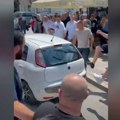 Incident tokom protesta Srba u Gračanici, mladiću vozilo prešlo preko noge