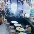 "Ukrao je sestri telefon": Traži se mladić u beloj jakni koji je bio u tržnom centru