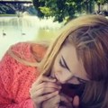Ćerka Dina Dvornika zgrozila fanove: Ela bivšem mužu nokte sekla zubima (VIDEO)