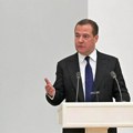"Ako pošaljete vojnike u Ukrajinu, smatraćemo to objavom rata": Medvedev upozorio Britance - "Nadam se da vam je jasno"