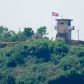 Južnokorejska vojska ispalila hice upozorenja na 20 severnokorejskih vojnika