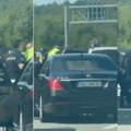 Policajci pretukli vozača sa čačanskim tablicama (VIDEO)