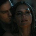 Film Fall for me je novi erotski triler na Netflixu i ljudi su poludeli za njim Serija Zaluđena renoviranjem od 27. avgusta na…