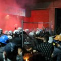 Žestoka akcija policije u Novom Sadu, studenti: „Žandarmedija je upala u zgradu Rektorata“