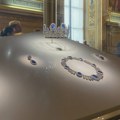 BFM: Nakit ukraden iz Luvra snimljen na parkingu u predgrađu Pariza