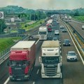 Zastoj koči razvoj! Kamioni godišnje 28 miliona sati provedu u čekanju na granici, gubici se mere milijardama