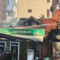 Prvi snimci jezivog požara na Zlatiboru: Plamen i dim "gutaju" poznati restoran (video)