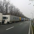 AMSS: Kamioni na Batrovcima čekaju devet sati na izlazu iz zemlje