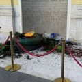 Nepoznate osobe uništile prostor oko "Vječne vatre" u centru Sarajeva