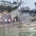 Besne morske zveri jurile kupače! Horor na poznatoj plaži, isplivao i snimak - ljudi vrište i gaze jedni preko drugih