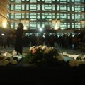 Studenti i profesori Filozofskog zapalili sveće u znak solidarnosti sa kolegama iz Praga