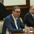Vučić otkrio da li su nekog od predstavnika opozicije „dovodili kod njega u Jajince na vino“