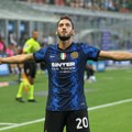 Inter se mučio sa Đenovom, ali slavio pred veliki derbi