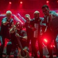 Taman kada pomislimo da nema dalje: Zbog "Leksingtona" nije bilo mesta za sedenje (foto)