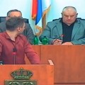 Opozicionar tražio pauzu u skupštinskom zasedanju zbog vanrednog obraćanja Vučića, Đurovića mu kazao da se ne zeza –…