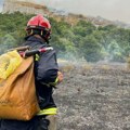 Veliki požar kod Podgorice, ugrozio kuće, gori i na primorju kod Čanja i Buljarice