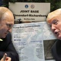 Uživo "dan d" na Aljasci! Tramp lično dočekuje Putina na aerodromu, cure prvi detalji: Ruski lider napravio pauzu na putu ka…
