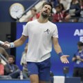 Novak trenirao na "artur ešu" - svi odmah primetili šta nedostaje: Đoković pred punim tribinama bez trenera!