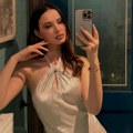 Dok je selektor Albanije govorio u Srbiji, svi su gledali u prelepu damu pored njega FOTO