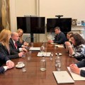 Jovanović i Kozarev u Londonu sa Karen Pirs: Razgovor i o vizama