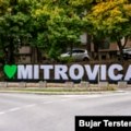 Gradonačelnik Severne Mitrovice priveden pa pušten zbog pokušaja da ofarba srce na znaku 'Ja volim Mitrovicu'