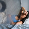 Vrućine vam ne daju da spavate? Ovi trikovi hlade sobu bez klima-uređaja