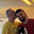 Čeda se raznežio i zaplakao, sin mu došao u stan pa saopštio da odlazi: Njegove reči su ga slomile skroz
