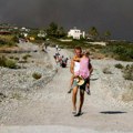 КАО КУТИЈА ШИБИЦА После Крфа, нови пожар и на острву Евија, највећа ЕВАКУАЦИЈА у Грчкој икад