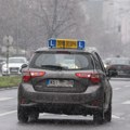 Putevi Srbije: Na pojedinim putevima do 5 centimetara snega, potreban oprez u vožnji