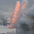 Pogođen ruski brod Eksplozija i plamen kod Krima, ukrajinski dronovi naciljali „Sergej Kotov“ (video)