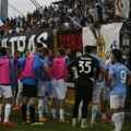 Huligani maltretirali fudbalere u Italiji! Beograđanin najgore prošao - šokantne scene (video)