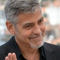 Клуни тврди да његова Фондација не планира прогон руских новинара