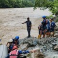 Nepal: Dva autobusa sa najmanje 60 putnika klizište odvuklo u reku, tri osobe spasene