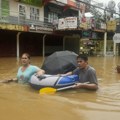 Filipine satrla Tropska oluja! Ljude odnosi bujica, ima i mrtvih! (foto)