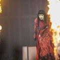 Albanka provocira: Ponovo pokazala dvoglavog orla FOTO