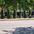 „Parking servis“ menja oštećenu zaštitnu ogradu na Bulevaru u Nišu