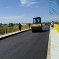 Završavaju se radovi na asfaltiranje mosta i prilaznih rampi u Donjem Krajincu