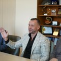 Loznica spaja nespojivo: Grad gde „živi“ šah-boks!