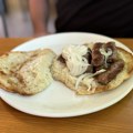 Hrana u restoranima skuplja za više od 10 odsto: cene jela i pića porasle i tokom septembra