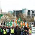 Potpuni haos u Irskoj: Policija prekinula blokade u Dablinu, trećina pumpi u zemlji bez goriva