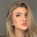 Lena Marinković muškarcima pomutila razum: Gocina ćerka u provokativnom izdanju - opalila selfi, a dekolte puca