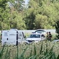 Ronioci žandarmerije pretražuju kanal smrti u Novom Sadu. Strahuje se da postoji četvrta žrtva: Vatrogasci sekli lim na autu u…