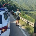 Vozilo sletelo u jezero Međuvršje: U toku izvlačenje – ovo je slika sa lica mesta (FOTO)