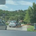 Infrastruktura železnice Srbije upozorava: Vozači učestalo zaobilaze spuštene branike na pruzi u Železniku