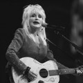 Od siromaštva do svetske slave i statusa muzičke ikone – Doli Parton (1946-2026)