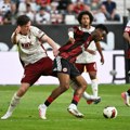 Augsburg održao čas fudbala u Frankfurtu