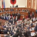 Tuča u parlamentu Albanije (VIDEO)
