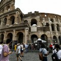 Italija se suočava sa rekordno malim brojem novorođenčadi Sve manje beba, sve više starijih od 100 godina