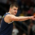 "Pa, je l' vi vidite šta radi nurkić!?" Jokić dugo ovako nije pobesneo - vikao na sudije! (video)